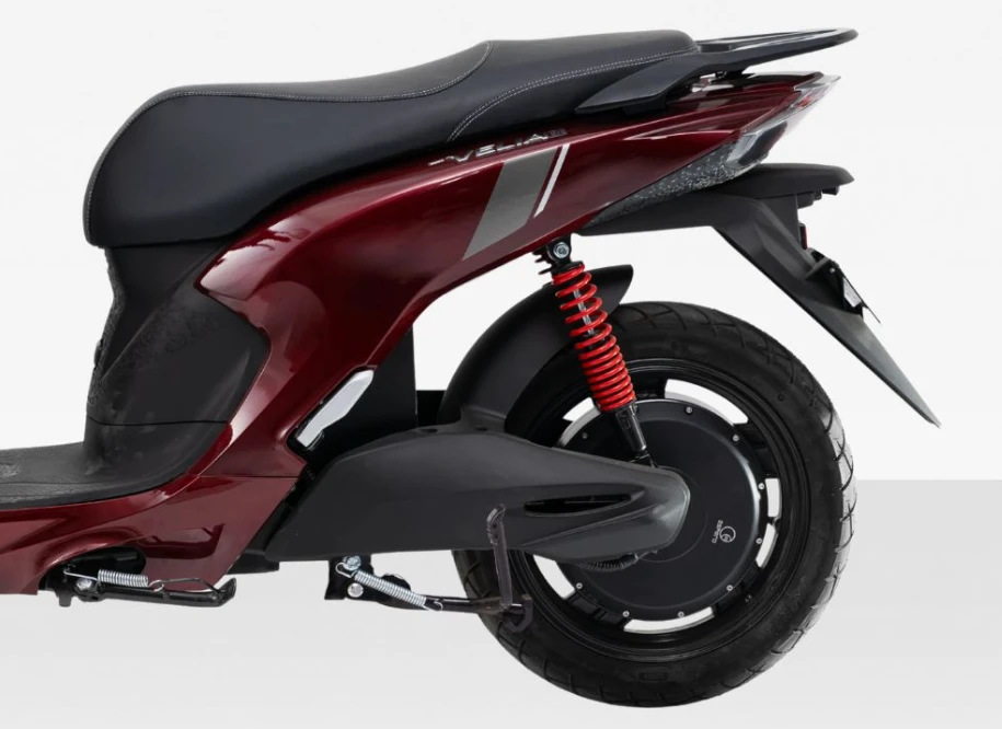 Trải nghiệm xe máy điện giá 27 triệu đồng, chạy 120km/lần sạc, tốc độ 70 km/h đẹp như SH - Hình 3