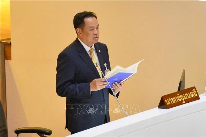 Vụ xả súng tại Thái Lan: Thủ tướng Charnvirakul chỉ đạo khẩn - Hình 1