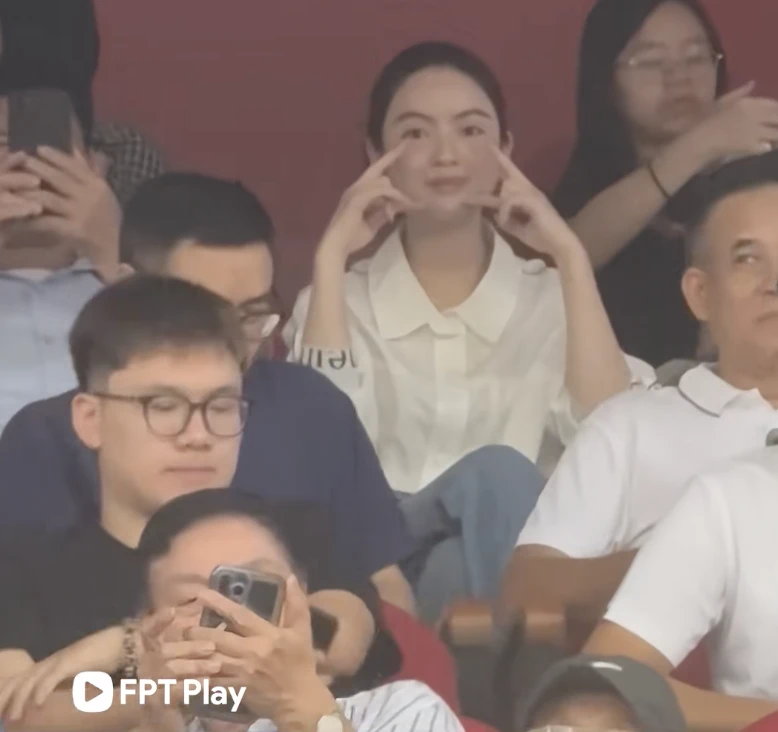 Camera tóm trọn khoảnh khắc chân thực của Chu Thanh Huyền trên sân Mỹ Đình - Hình 5
