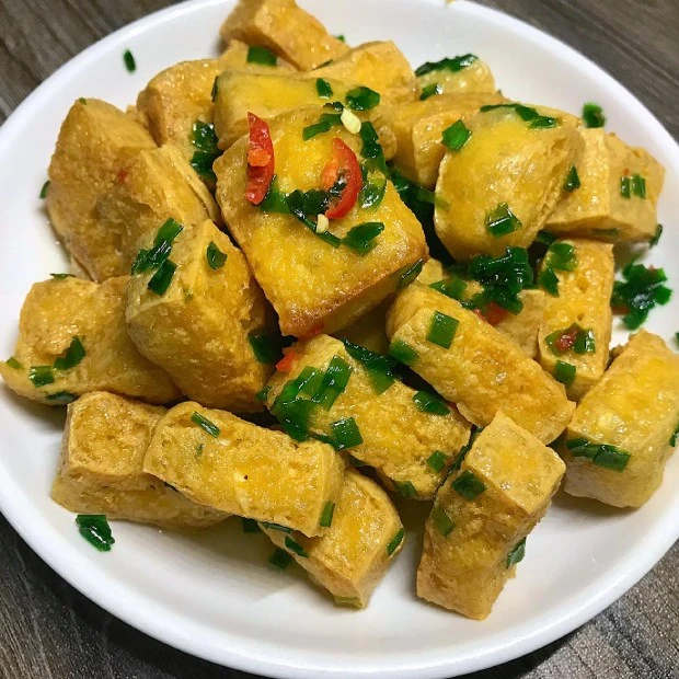 Cuối tuần nhà chồng ở quê lên chơi, tôi đãi mâm cơm chưa đến 200 nghìn mà ai cũng xuýt xoa - Hình 3