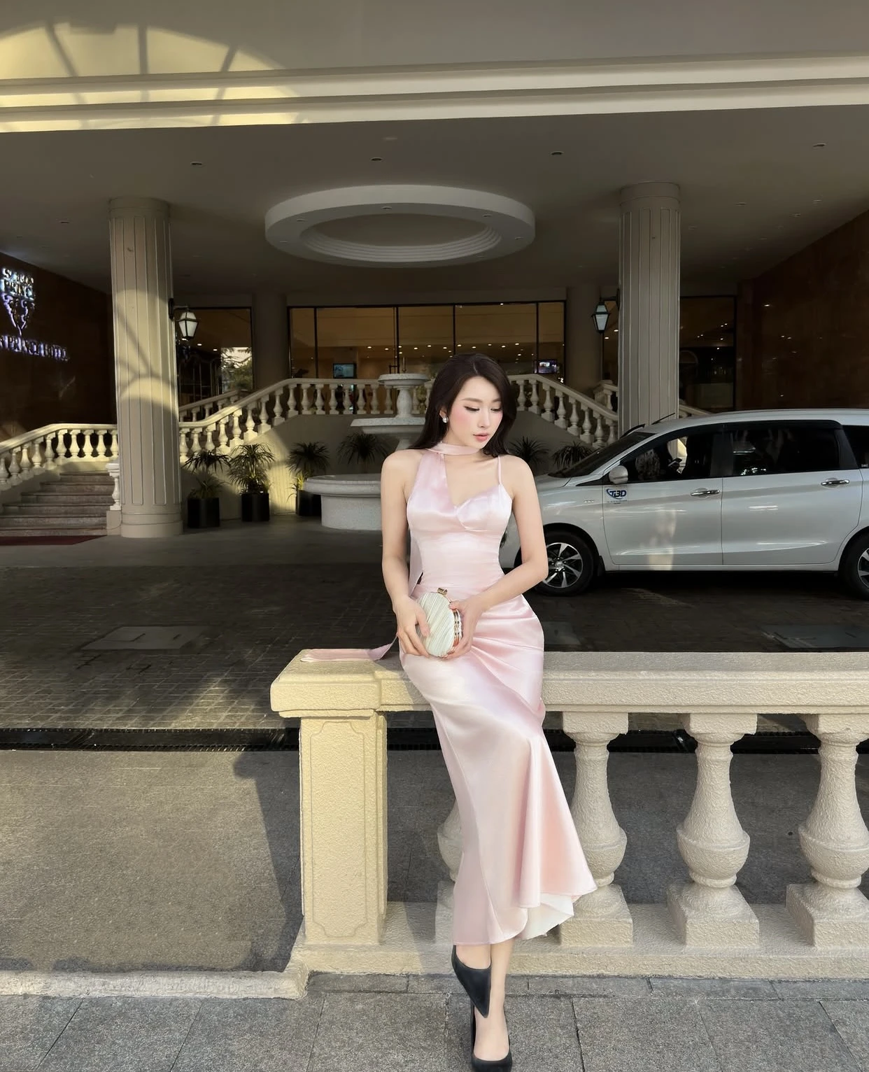 4 chất liệu vải cứu tinh cho trang phục ngày giao mùa - Hình 6