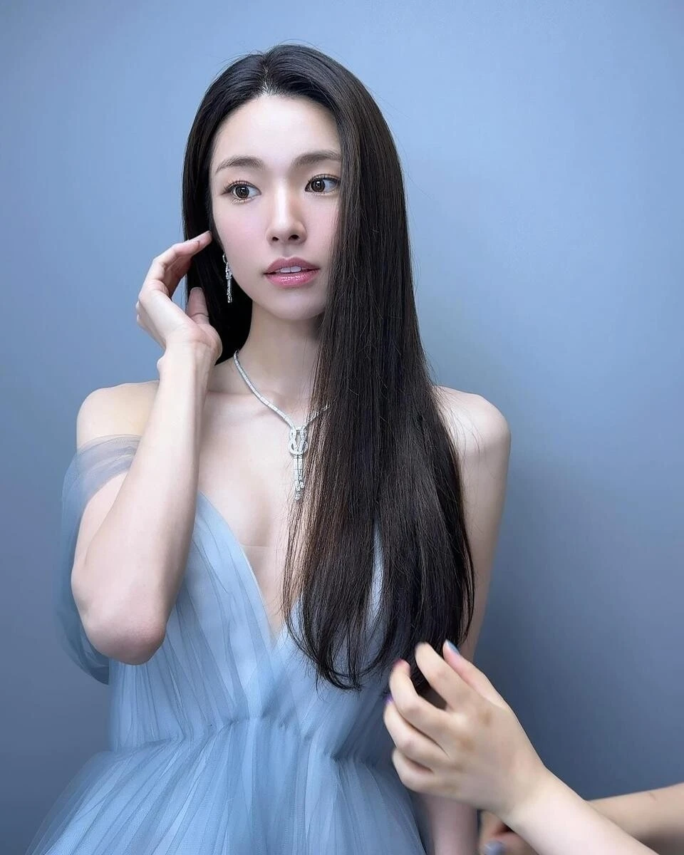 Cực phẩm nữ thần 1 năm đóng 4 phim gây bão toàn cầu: Visual giống cả showbiz, đẹp ngây ngất lòng người - Hình 6