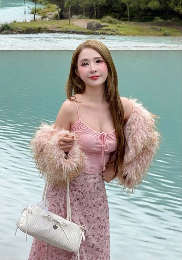 Diễn viên Quỳnh Nga ngày càng quyến rũ sau khi công khai yêu NSƯT Việt Anh - Hình 9
