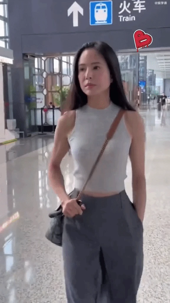 Nhan sắc không tin nổi của Lý Nhược Đồng sau 21 năm đóng Tiểu Long Nữ - Hình 4