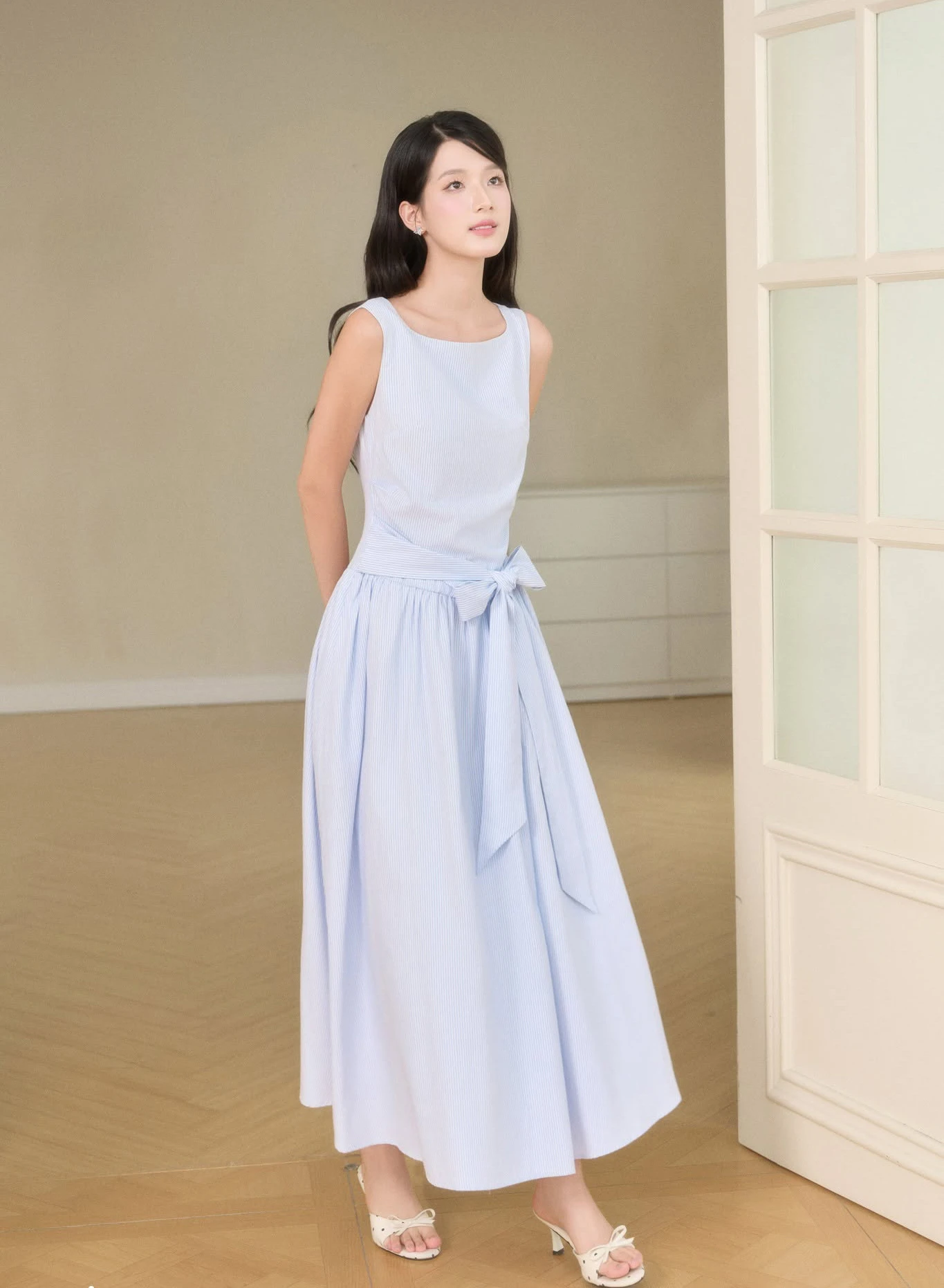 5 chiếc váy midi sang trọng, đáng sắm nhất mùa thu - Hình 4