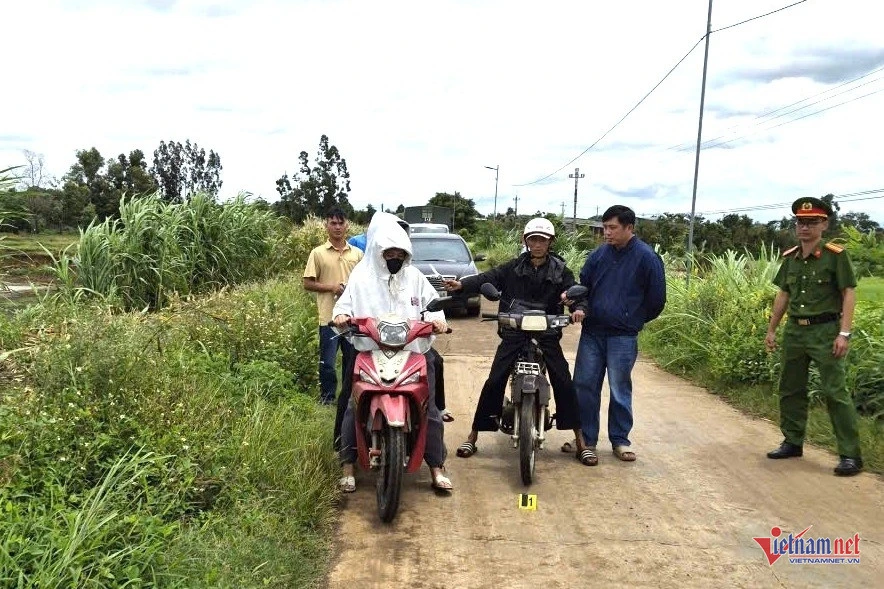 Bắt nóng đối tượng cầm dao dọa giết phụ nữ để cướp tài sản trong đêm - Hình 1