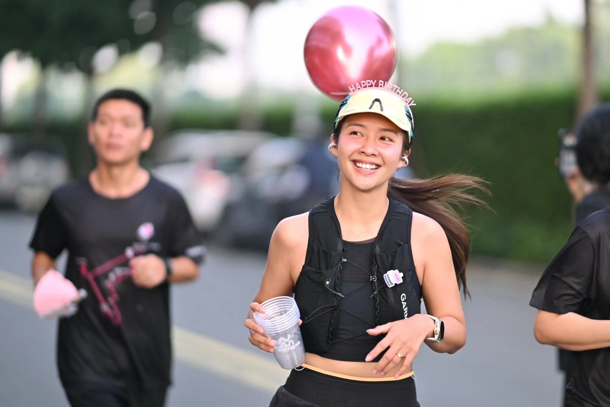 Cuộc sống kín tiếng của Khả Ngân trước khi được Nhan Phúc Vinh cầu hôn - Hình 6