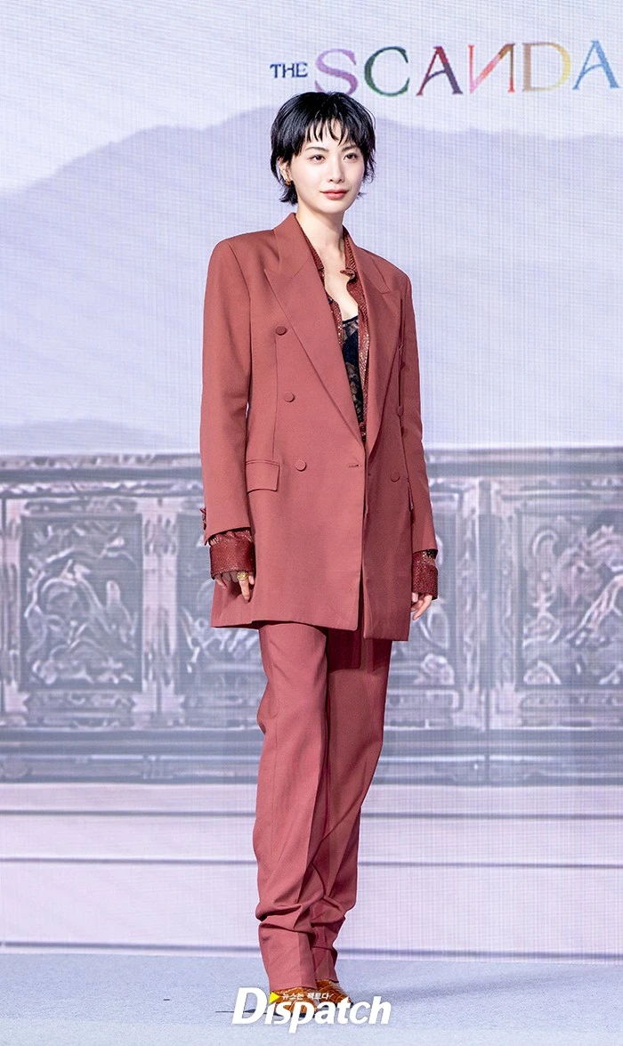 Sự kiện toàn sao khủng: Ji Chang Wook chuẩn bạch mã hoàng tử, mỹ nhân đẹp nhất thế giới ga lăng với Son Ye Jin - Hình 11