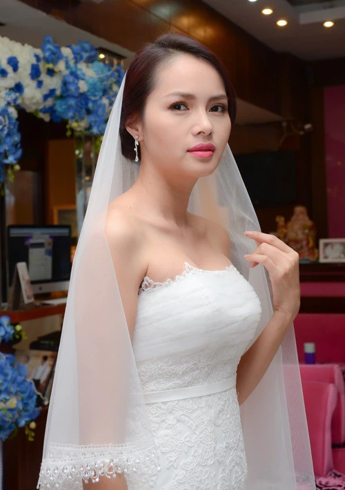 Á hậu Vbiz từng bán cá khô nuôi 5 con: Mua penthouse hơn 10 tỷ, 2 lần cưới hụt - Hình 9