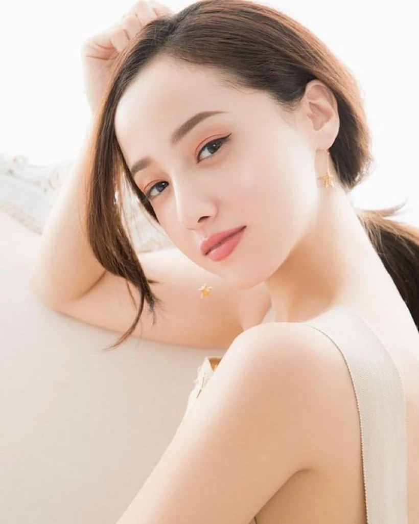 Em gái quốc dân bị tóm dính tay trong tay với hồng hài nhi kém 7 tuổi, hàng loạt phốt chấn động bị đào lại - Hình 7