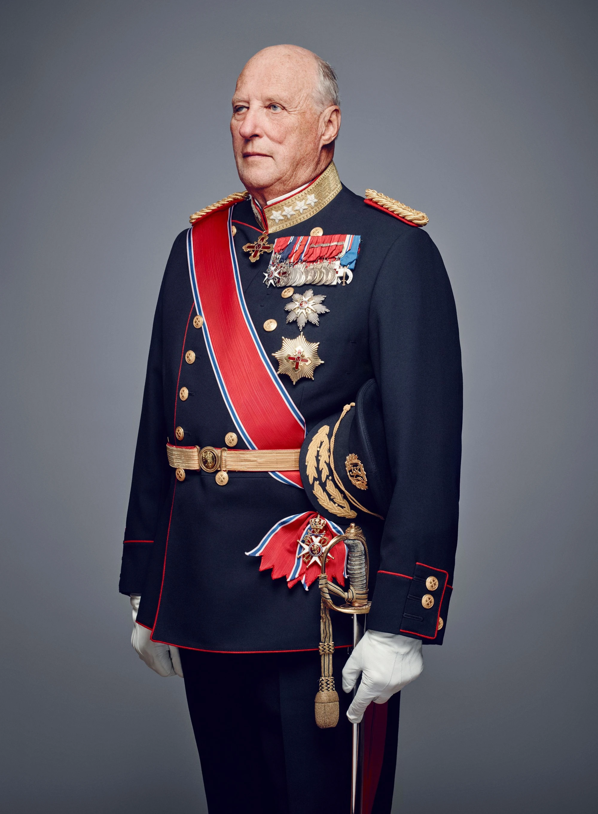 Thân vương William cùng dàn Hoàng gia thế giới tiễn biệt Vua Harald V trong lễ tang tại Na Uy - Hình 22