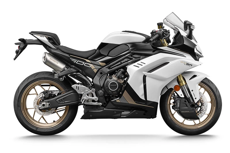 Môtô 4 xi lanh dung tích 500cc, trang bị tiên tiến, giá hơn 120 triệu đồng - Hình 3