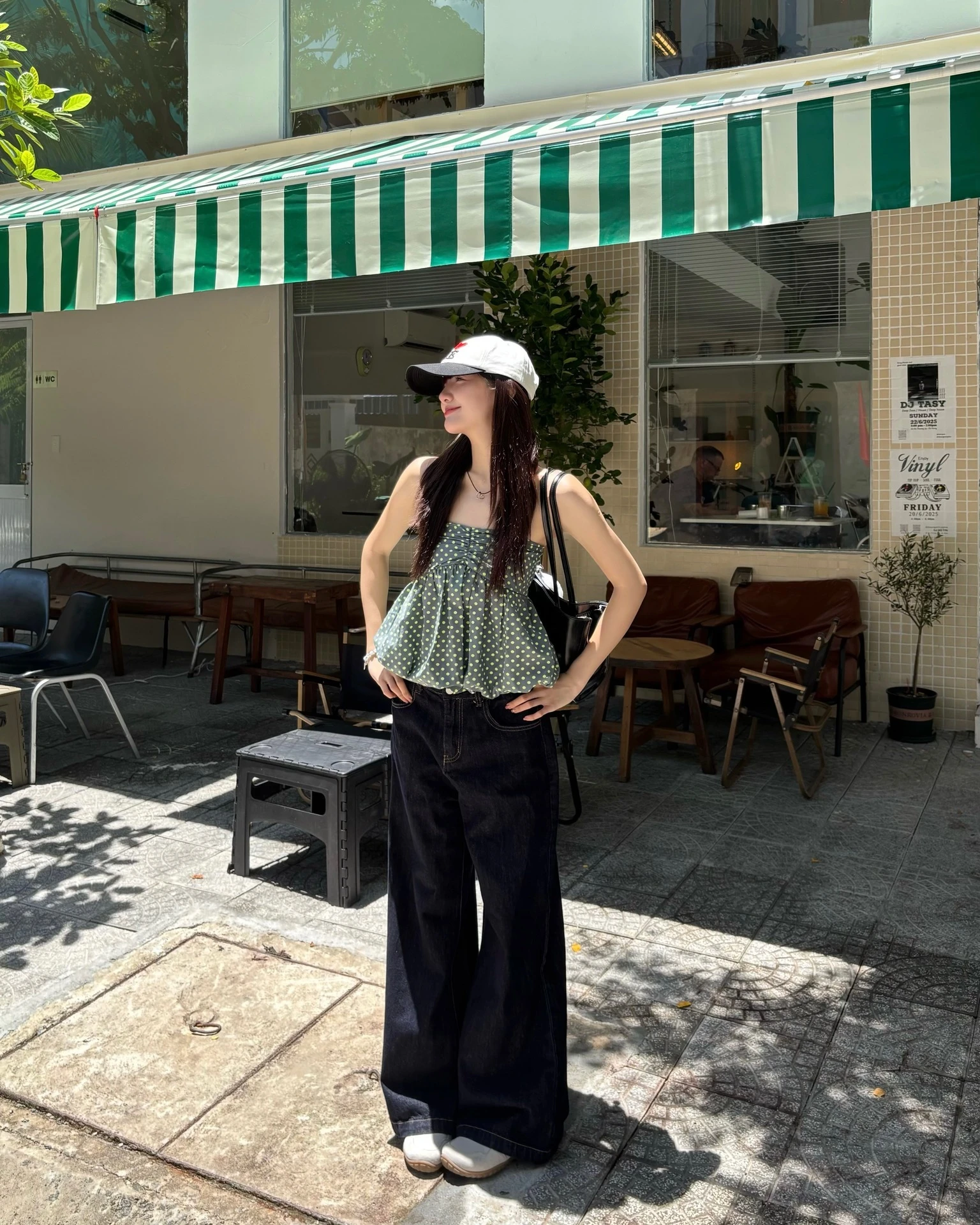 Áo cúp ngực khoe trọn cá tính ngày đầu thu - Hình 5