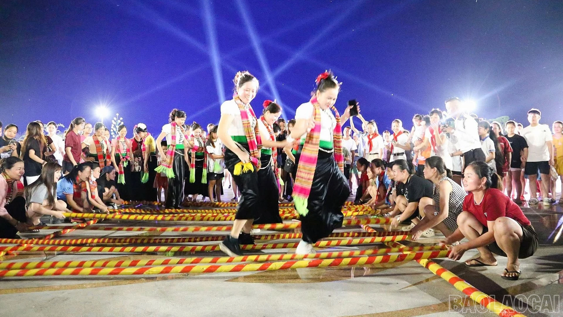 Nghĩa Lộ hút hơn 105.000 lượt khách, doanh thu du lịch đạt 471 tỷ đồng - Hình 1