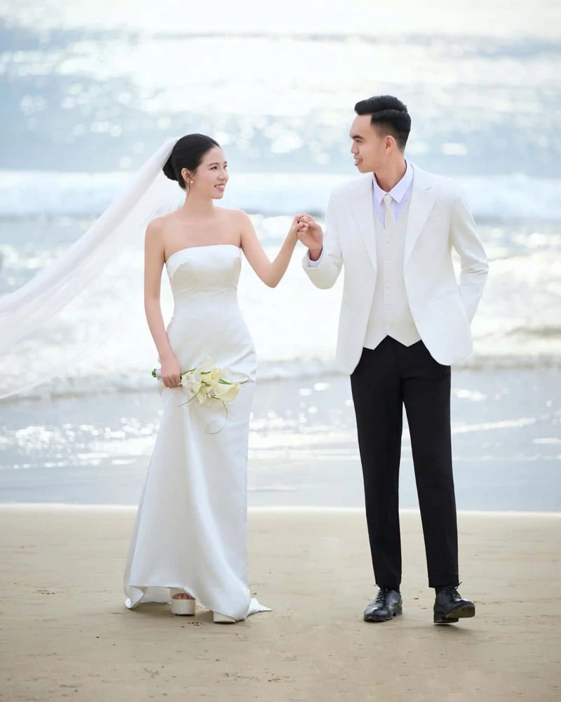 Đám cưới ngày ngập lụt ở Quảng Trị, quan khách xắn quần lội nước ăn cỗ - Hình 3