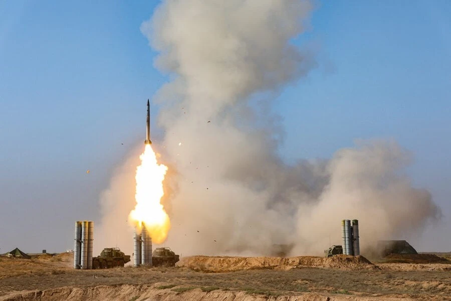 Hệ thống phòng không S-400 Nga: Hành trình từ tấm khiên thành thanh kiếm - Hình 2