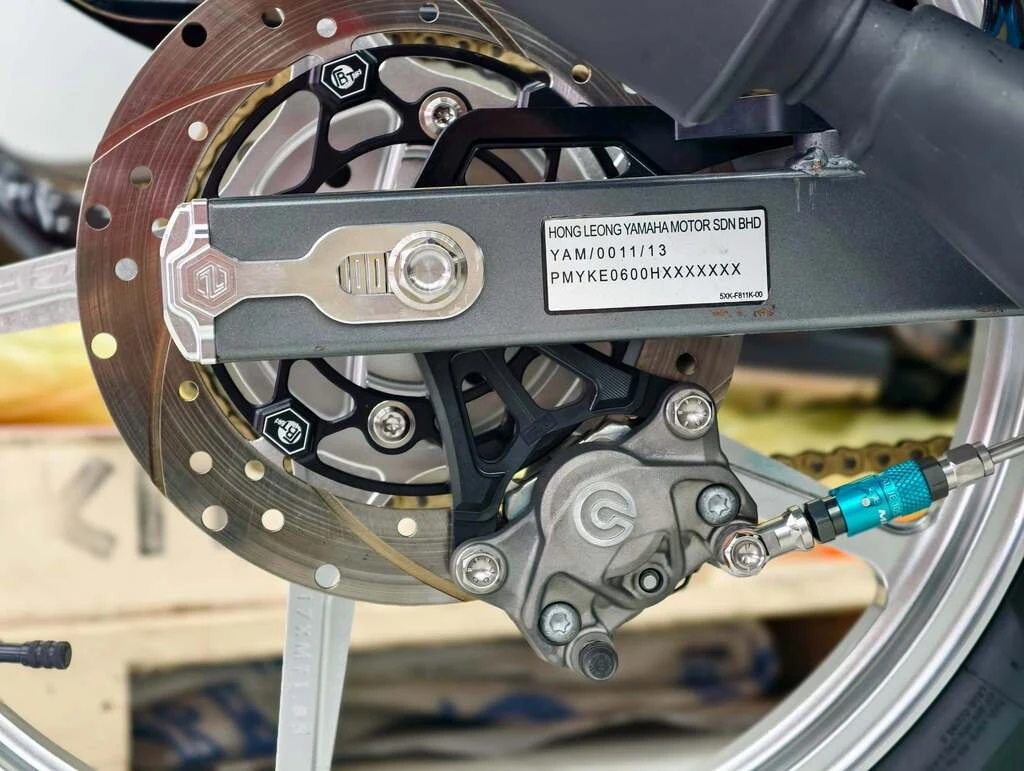 Siêu cá mập Yamaha 125ZR Movistar biển ngũ quý 9 được chào bán gần 1 tỷ đồng - Hình 11