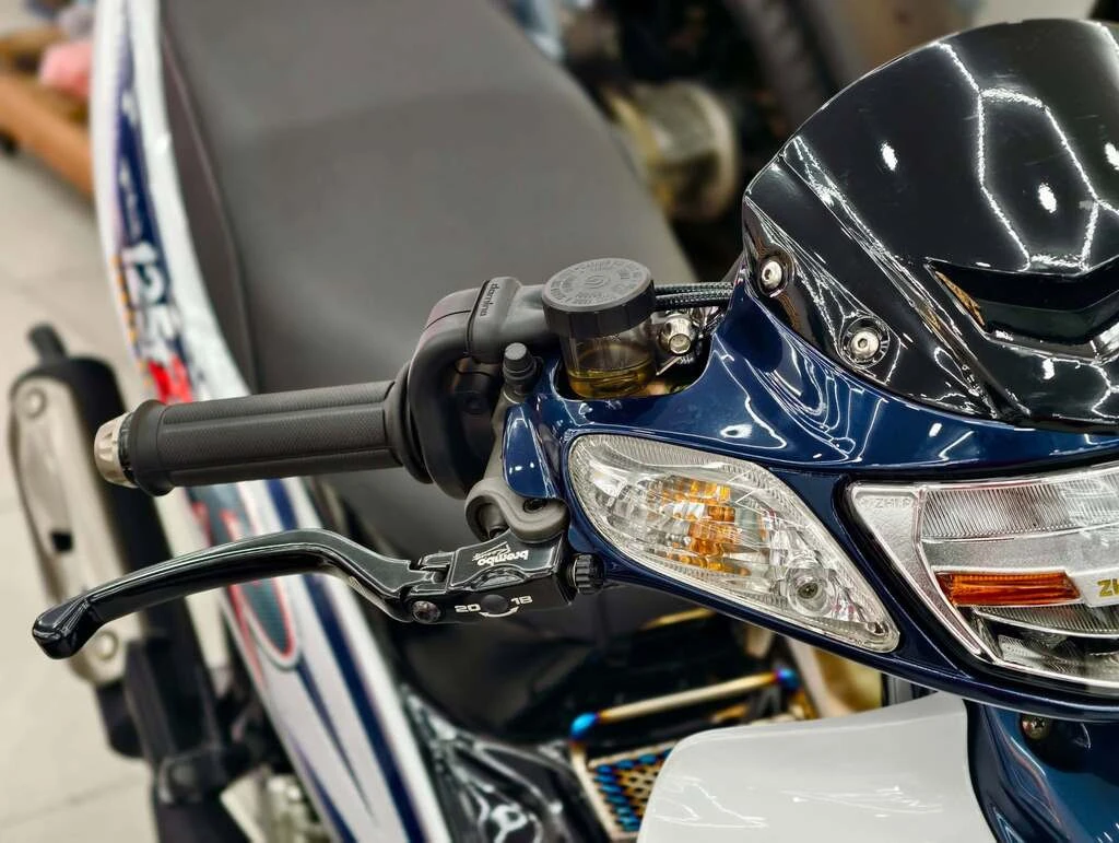 Siêu cá mập Yamaha 125ZR Movistar biển ngũ quý 9 được chào bán gần 1 tỷ đồng - Hình 7