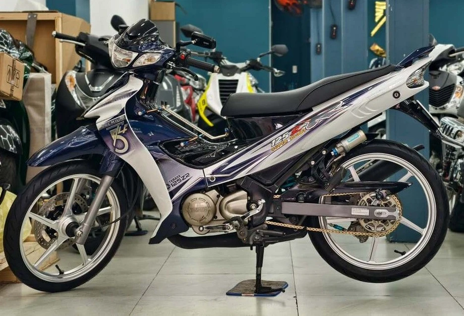 Siêu cá mập Yamaha 125ZR Movistar biển ngũ quý 9 được chào bán gần 1 tỷ đồng - Hình 2