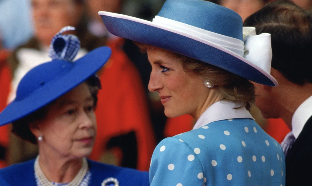Công nương Diana từng khiến Nữ hoàng Elizabeth nổi giận vì tiết lộ chuyện riêng - Hình 1