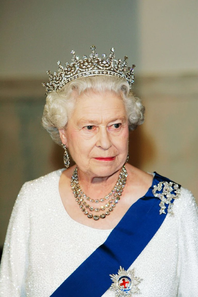 Công nương Diana từng khiến Nữ hoàng Elizabeth nổi giận vì tiết lộ chuyện riêng - Hình 3
