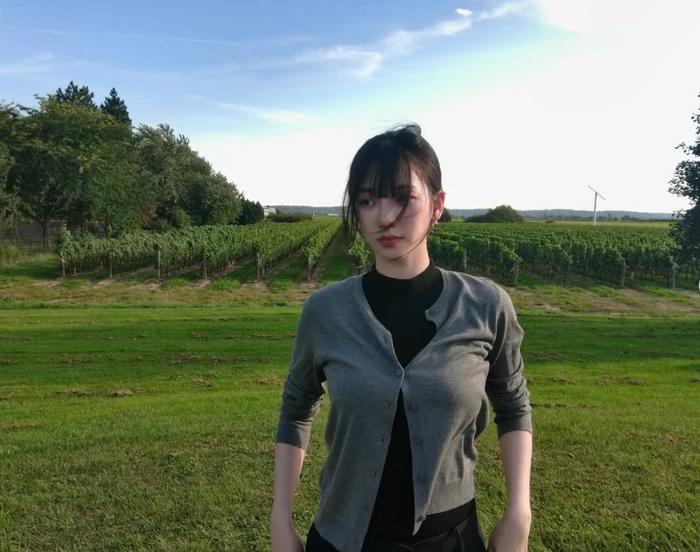 Karina (aespa) khoe nhan sắc nổi bật trong chuyến đi Canada - Hình 3