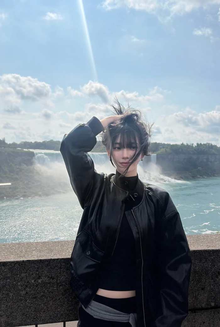 Karina (aespa) khoe nhan sắc nổi bật trong chuyến đi Canada - Hình 7
