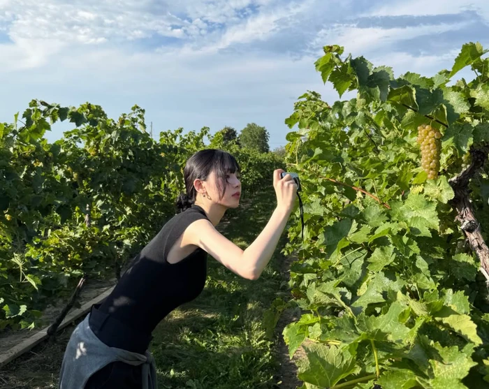 Karina (aespa) khoe nhan sắc nổi bật trong chuyến đi Canada - Hình 5