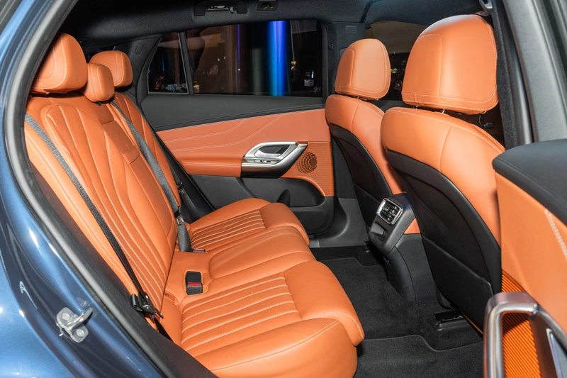 Mercedes-Benz GLC300 EV 2026 ra mắt: Công suất 421 mã lực, phạm vi hoạt động 616km, giá gần 2,5 tỷ - Hình 6