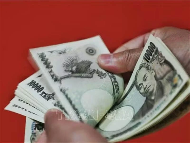 Vì sao Abenomics đảo chiều, từ nới lỏng sang siết chặt tiền tệ? - Hình 1