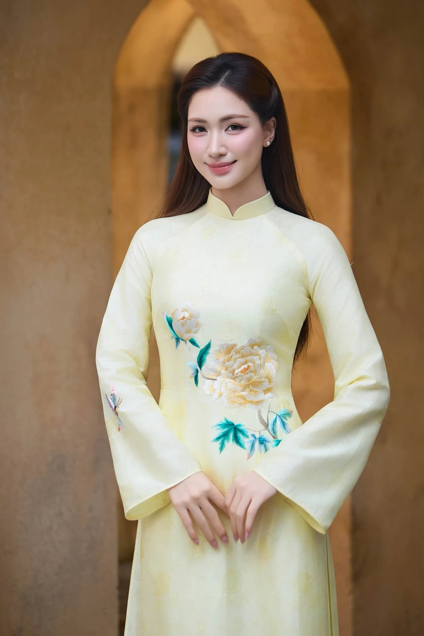 Ca sĩ Việt vừa trúng cử Ủy viên Trung ương Hội LHTN Việt Nam: Xây biệt phủ báo hiếu, có clip 259 giây nổi tiếng toàn cầu - Hình 4