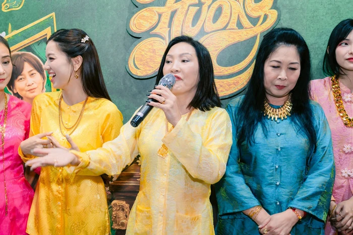 Hạnh phúc trọn vẹn của Hồng Đào và Hồng Vân sau 40 năm - Hình 2