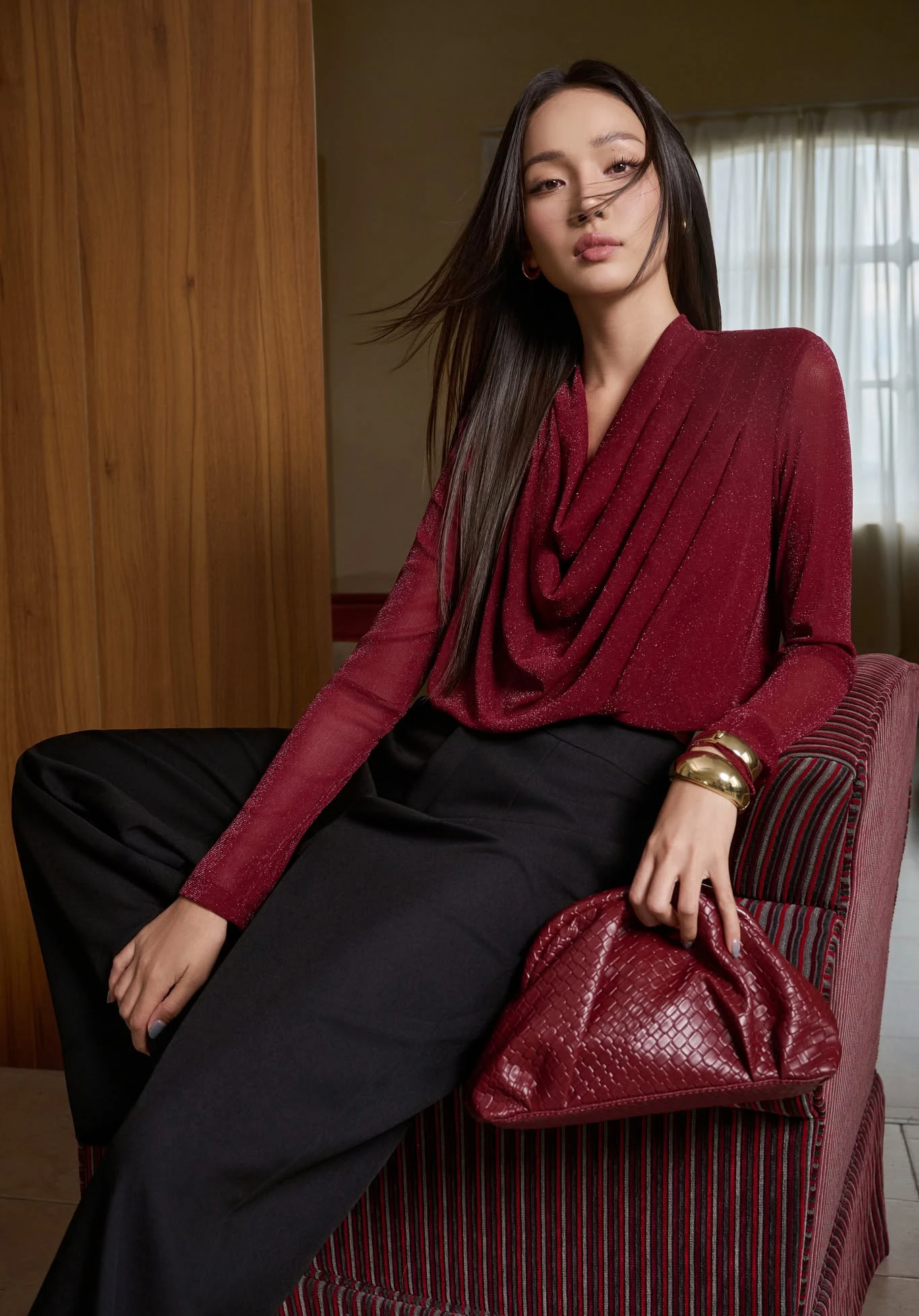 Đỏ burgundy, ngôi sao mới của tủ đồ thu đông 2026 - Hình 2