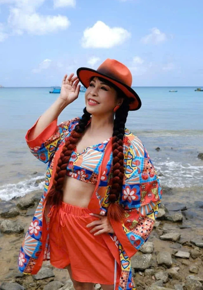 Hoa hậu Điện ảnh Hương Giang đơn thân hơn 20 năm, xúc động vì câu nói của con trai - Hình 8