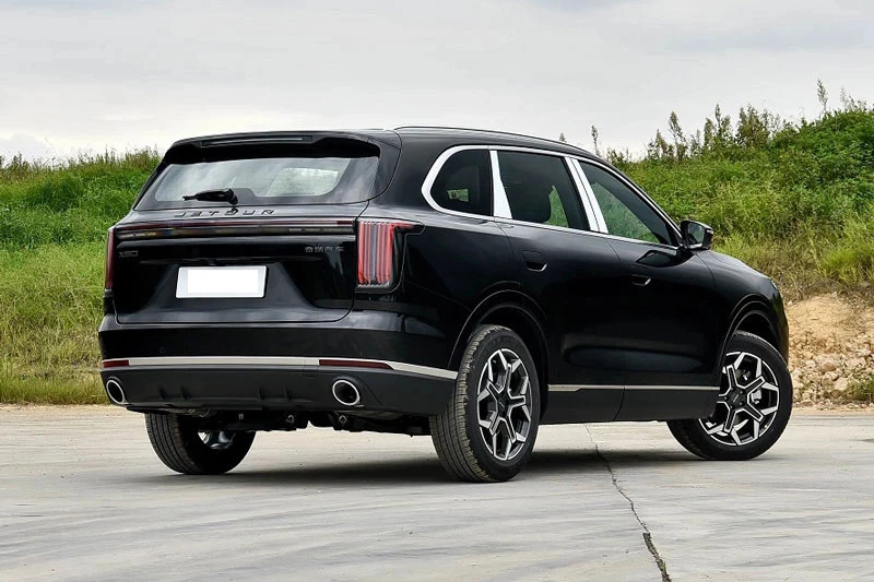 Ngang cỡ Hyundai Santa Fe, SUV 7 chỗ giá 480 triệu đồng, công suất 254 mã lực - Hình 2