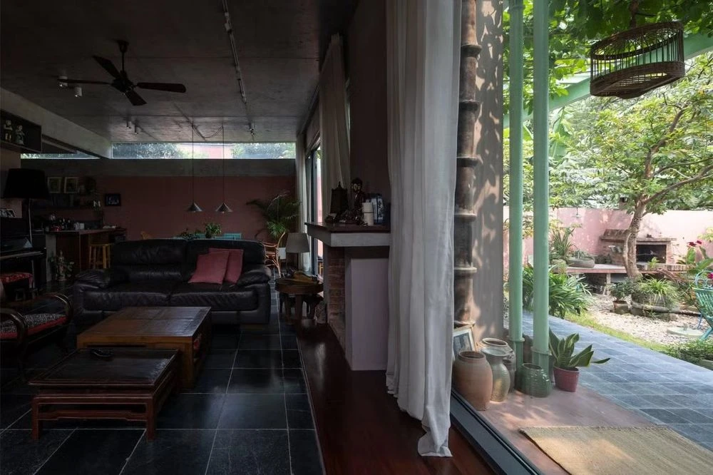 Ngôi nhà quay lưng với phố, mở ra khu vườn bên sông - Hình 16
