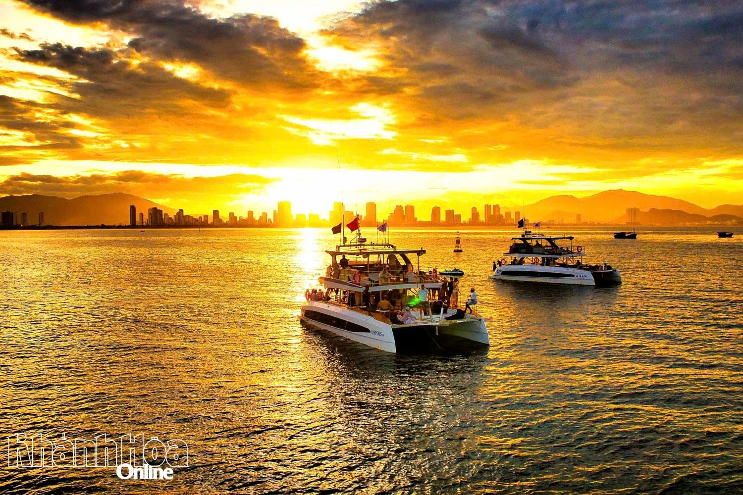 Nha Trang - một góc nhìn từ biển - Hình 1