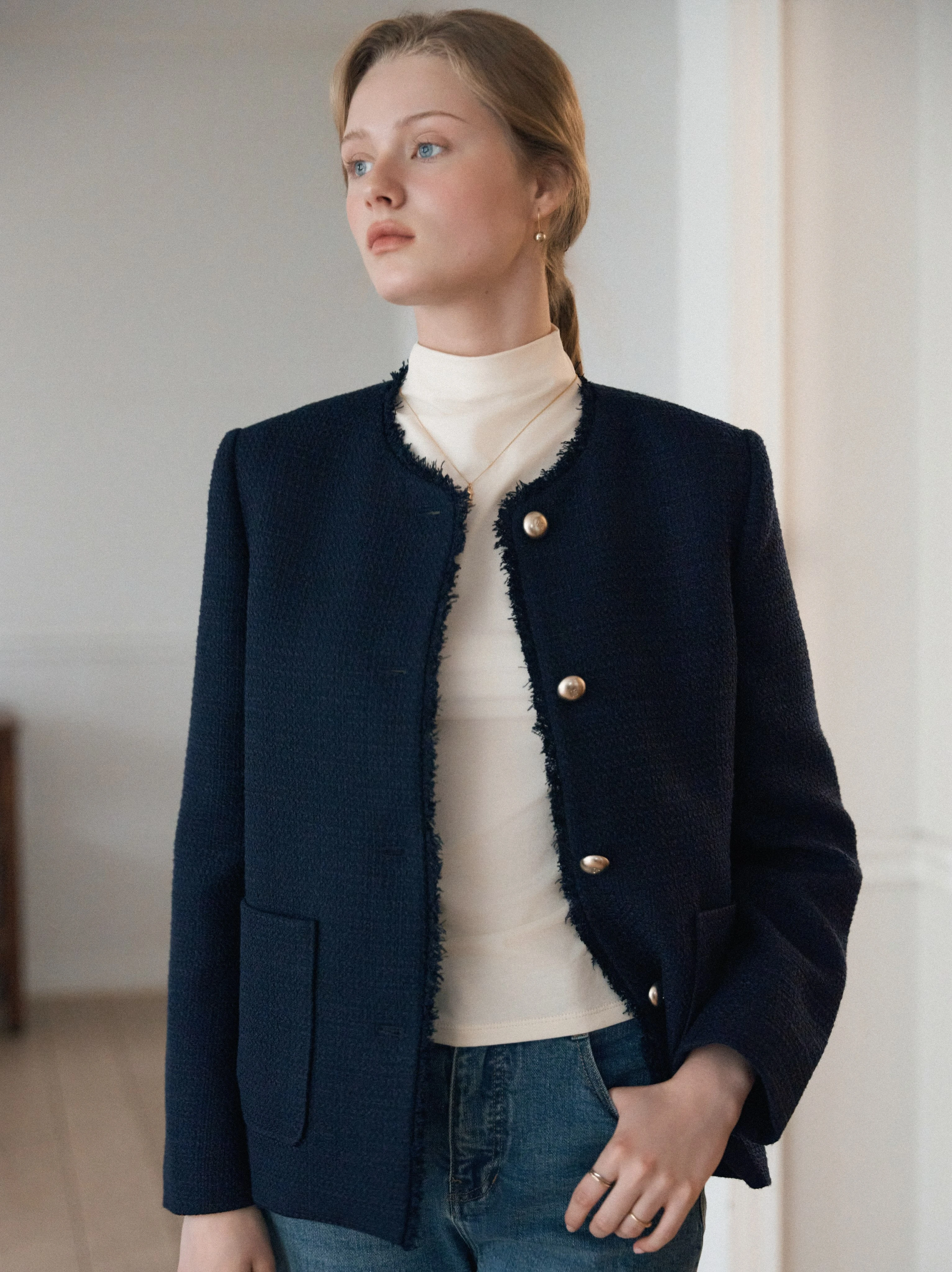 Quần jeans và áo tweed, bộ đôi cứ mặc là đẹp, sang - Hình 1