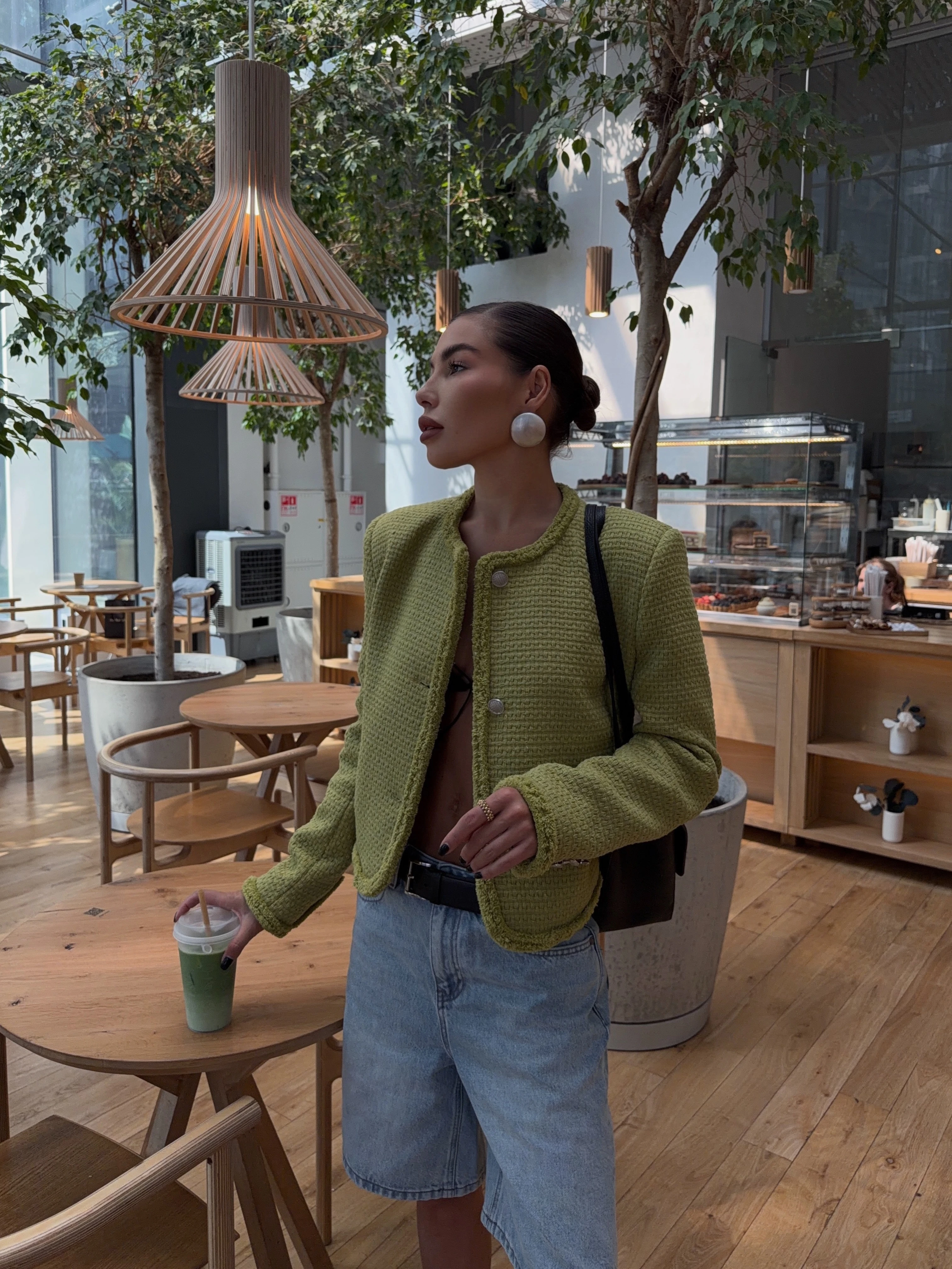 Quần jeans và áo tweed, bộ đôi cứ mặc là đẹp, sang - Hình 7