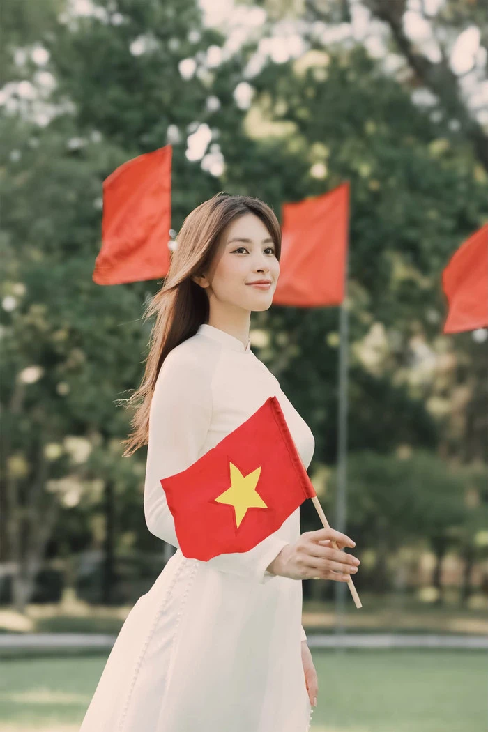 Bảo Ngọc, Tiểu Vy cùng dàn hoa hậu Việt tự hào trong ngày Quốc khánh 2/9 - Hình 3