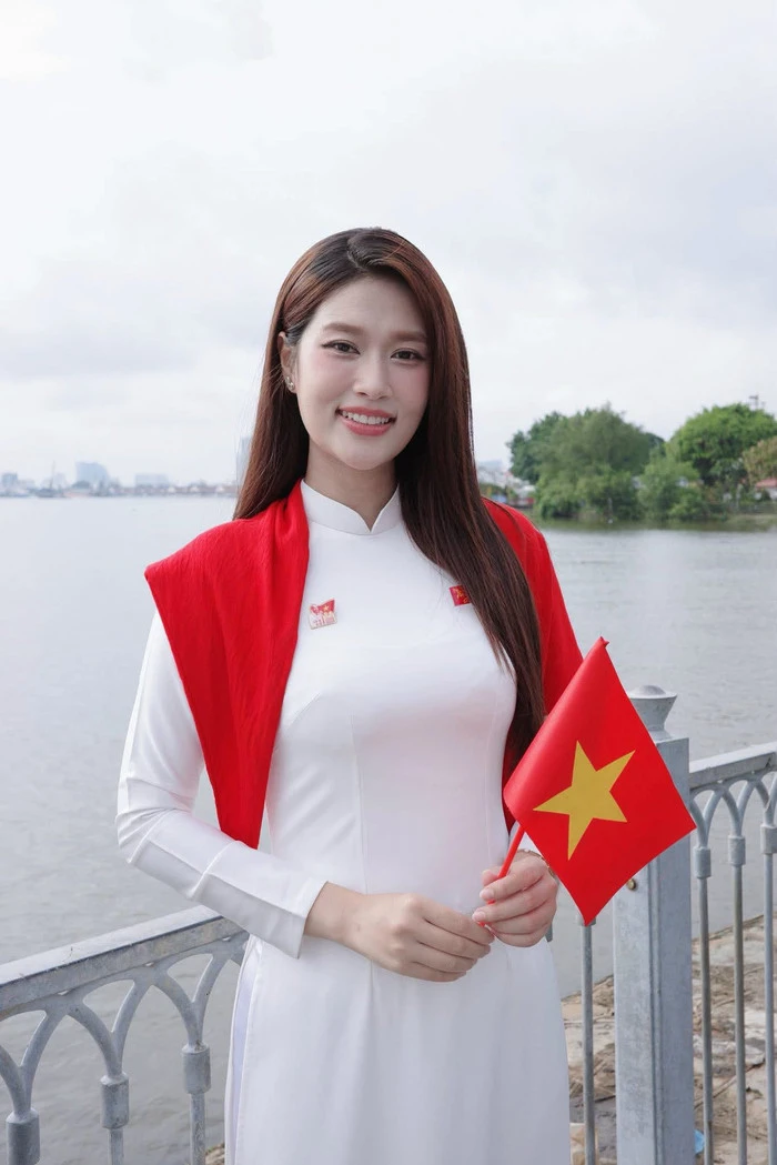 Bảo Ngọc, Tiểu Vy cùng dàn hoa hậu Việt tự hào trong ngày Quốc khánh 2/9 - Hình 4