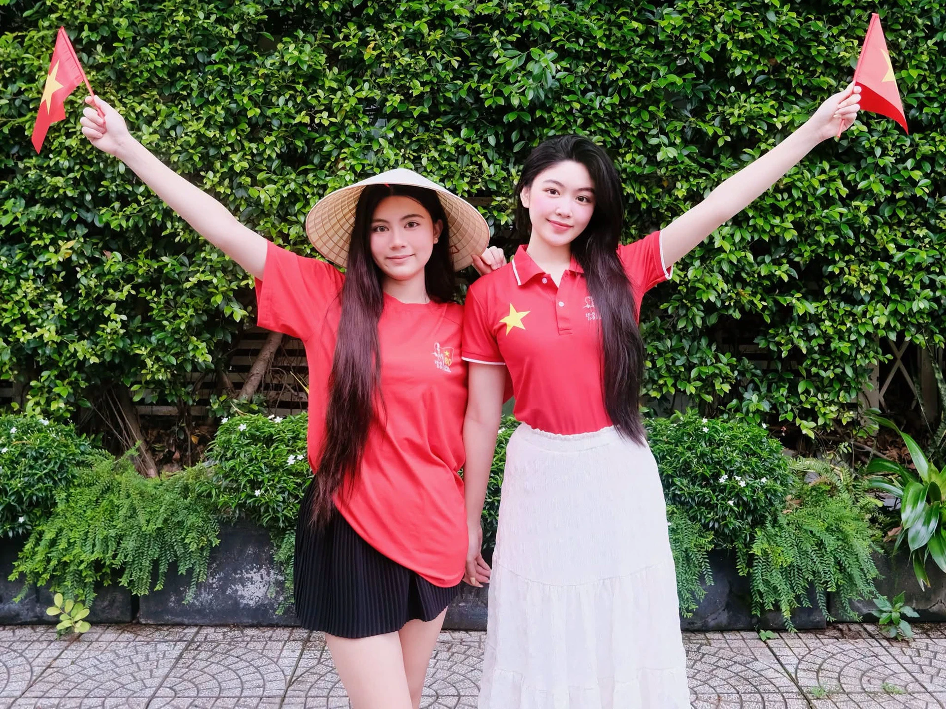 Quốc khánh 2/9: Đại tá Tự Long, NSND Thu Hà và sao Việt phủ đỏ mạng xã hội - Hình 6