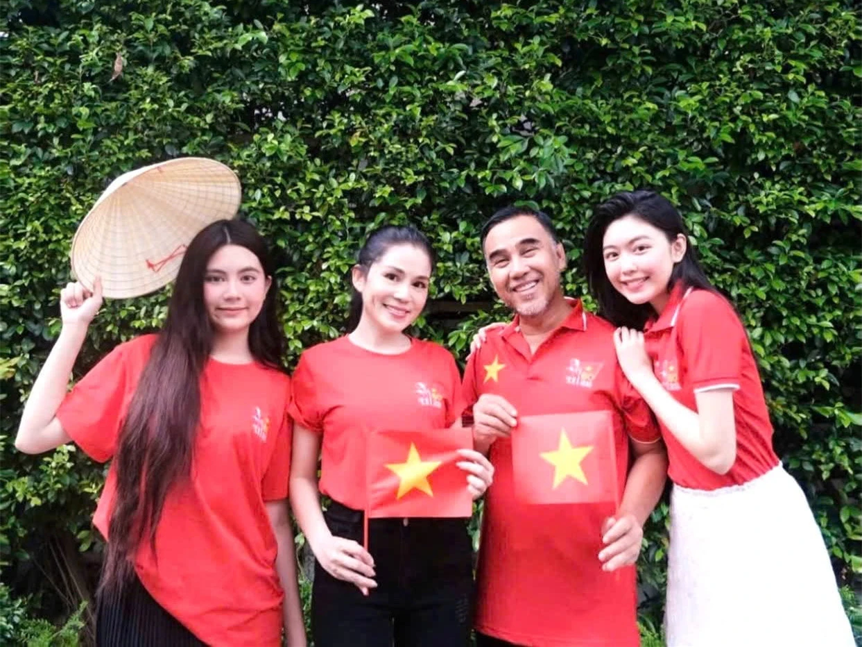 Quốc khánh 2/9: Đại tá Tự Long, NSND Thu Hà và sao Việt phủ đỏ mạng xã hội - Hình 5