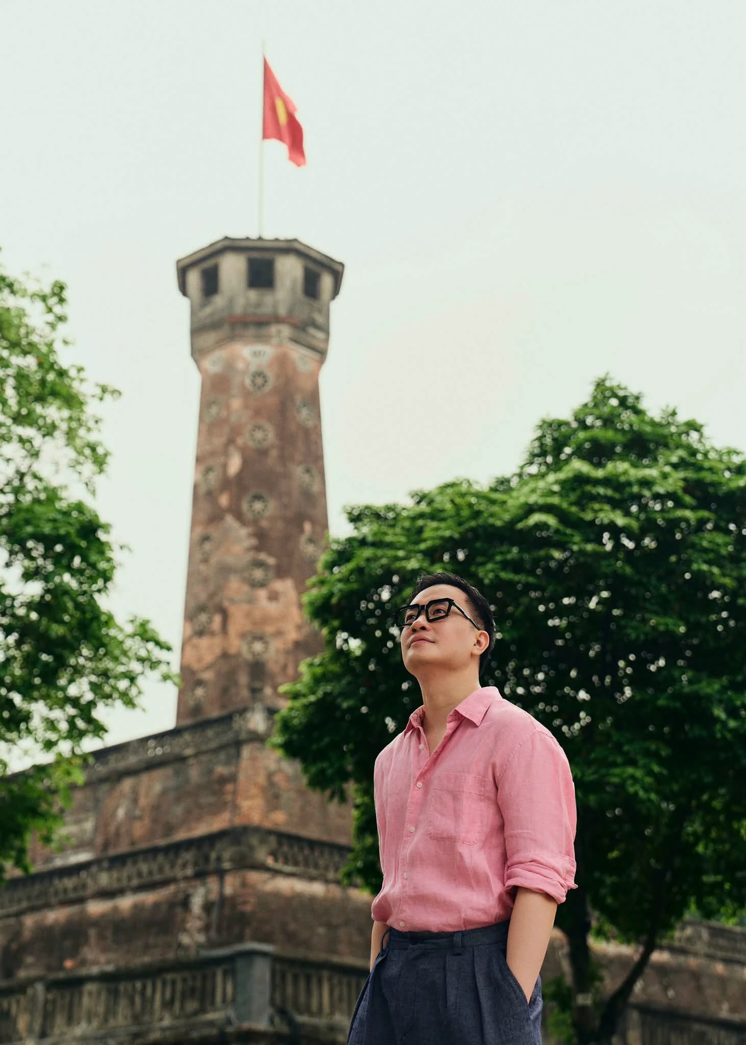 Quốc khánh 2/9: Đại tá Tự Long, NSND Thu Hà và sao Việt phủ đỏ mạng xã hội - Hình 13