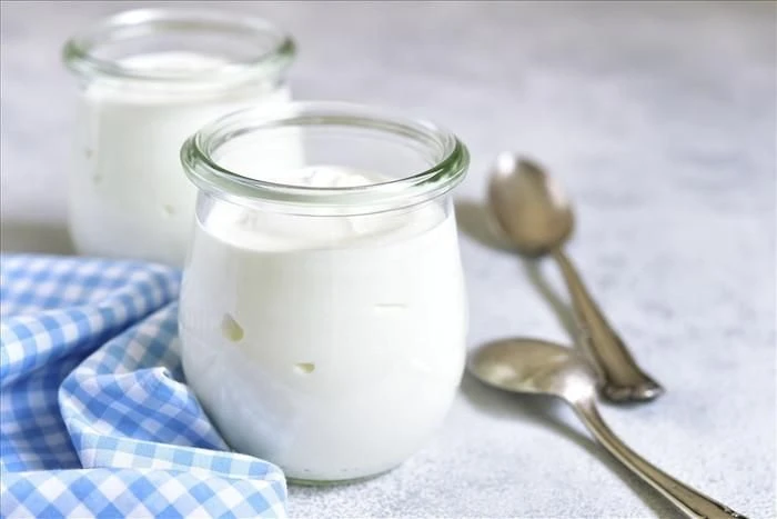 Ăn sữa chua mỗi ngày tưởng tốt nhưng 4 nhóm người này cần cân nhắc - Hình 1