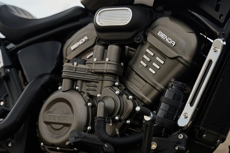 Benda Rock 707 ra mắt: Cruiser 73 mã lực, treo khí nén, giá gần 300 triệu đồng - Hình 5