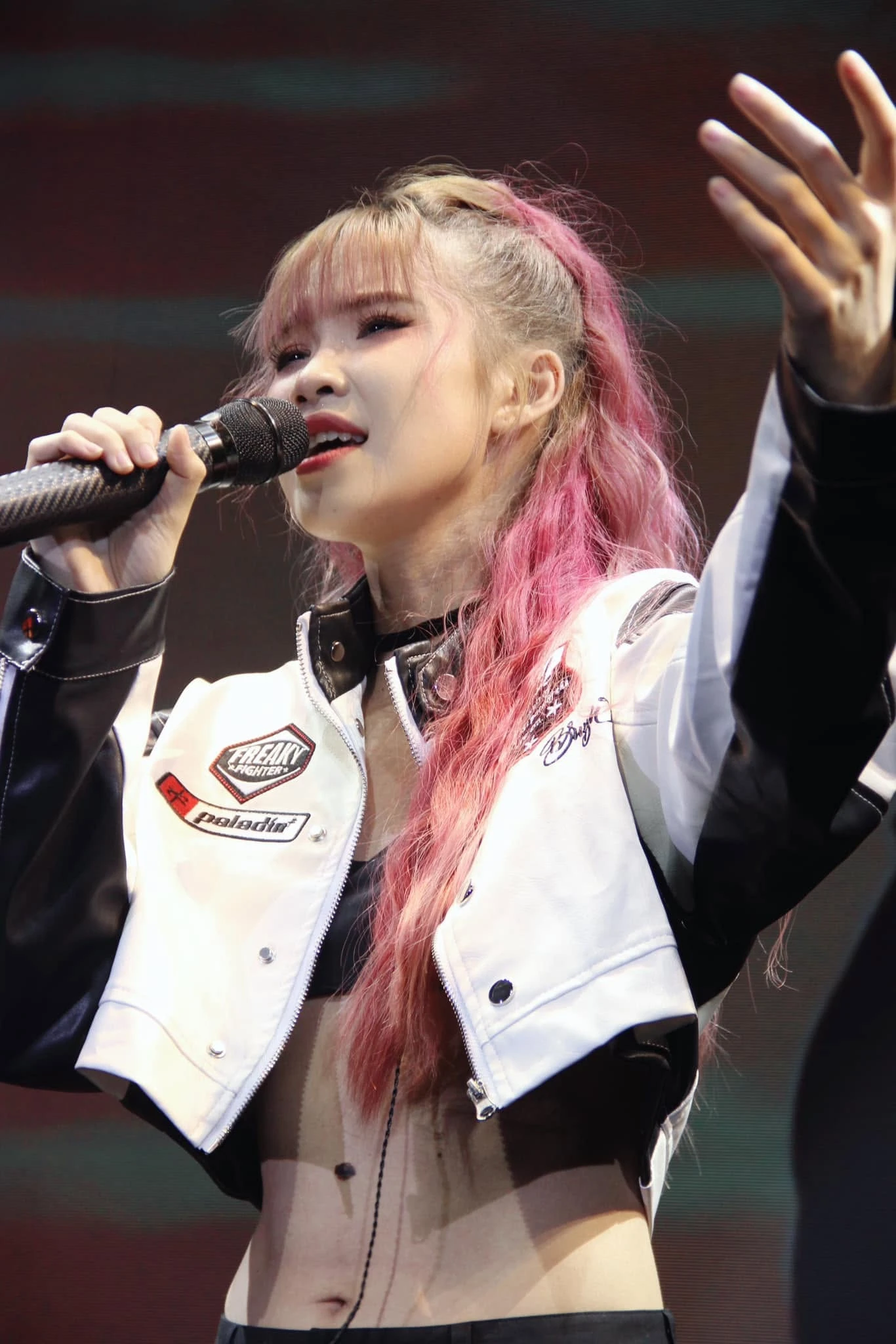 Thu nhập của Khởi My - Hình 2