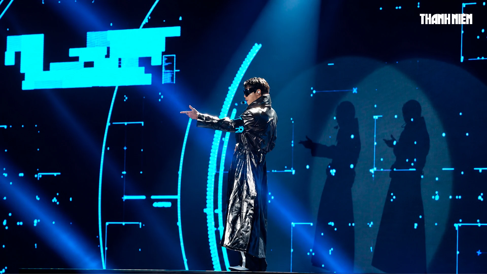 U-KNOW (TVXQ) đốt cháy sân khấu TP.HCM, bật mí điều bất ngờ cho fan Việt - Hình 9