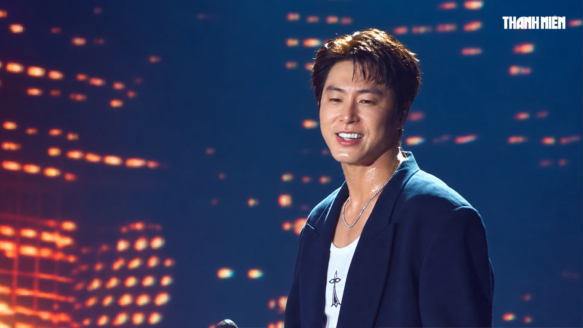 U-KNOW (TVXQ) đốt cháy sân khấu TP.HCM, bật mí điều bất ngờ cho fan Việt - Hình 2