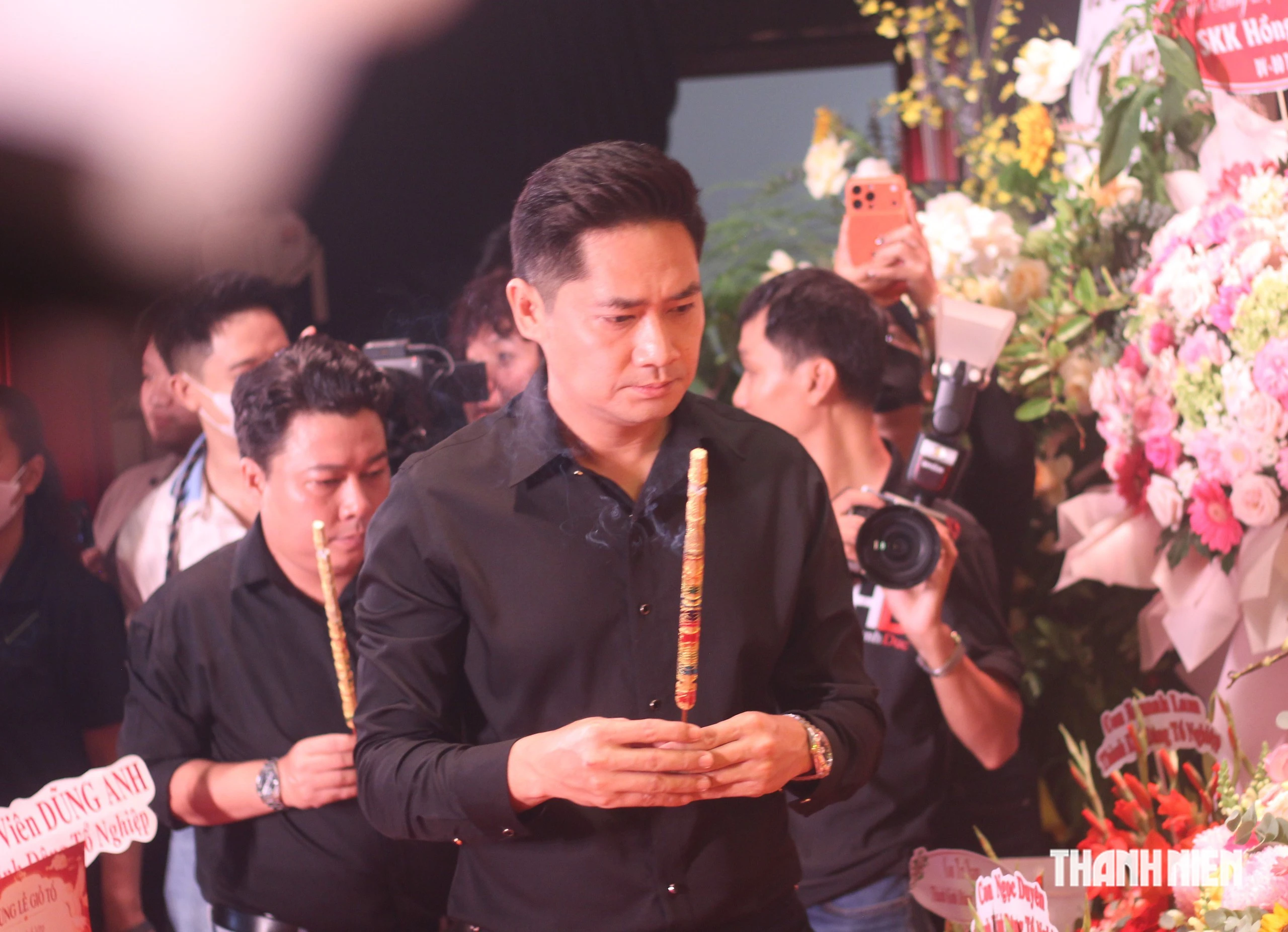 Kim Tử Long, Lâm Vỹ Dạ giản dị dâng hương dịp giỗ Tổ sân khấu - Hình 13